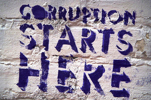 Za korupci hrozí vysoké tresty příjemci i poskytovateli úplatku